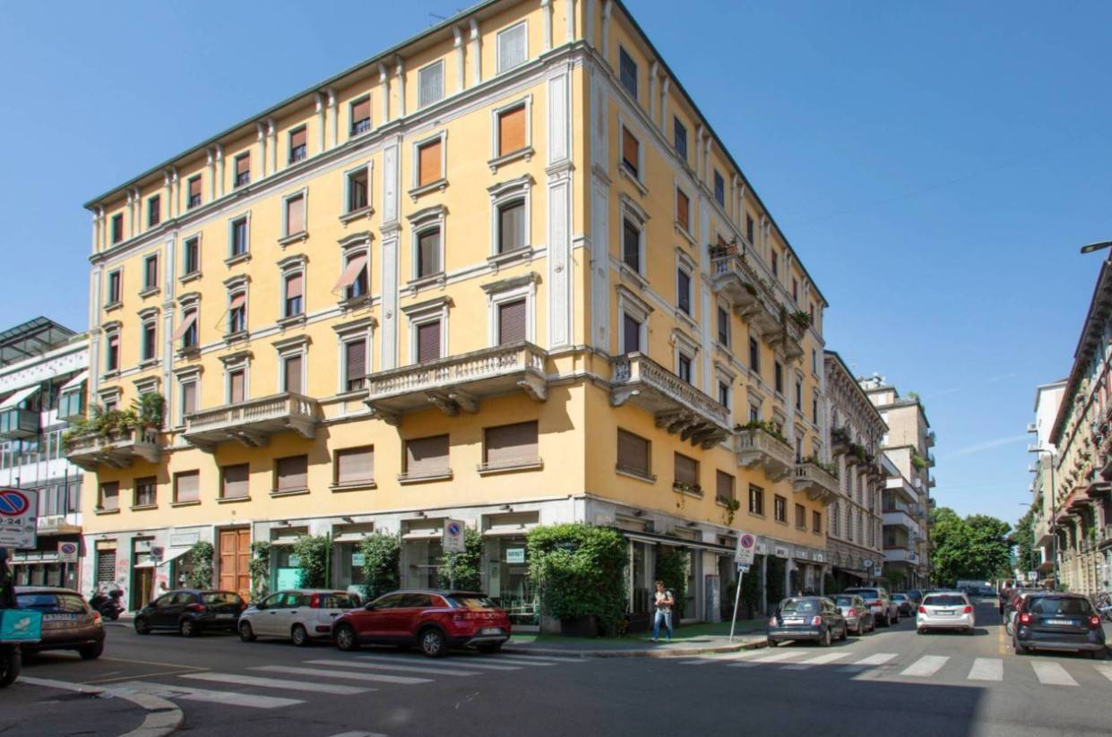MAESTOSO APPARTAMENTO RISTRUTTURATO NEL CUORE DI MILANO!